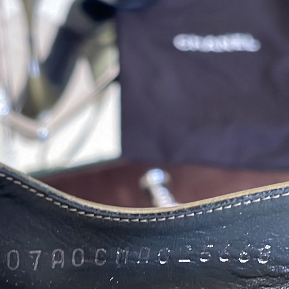 CHANEL HEELS NEW  38.5 PATENT‎ LEATHER METALLIC OLIVE GREEN 🫒 CHANEL DUST BAG - Picture 10 of 17
